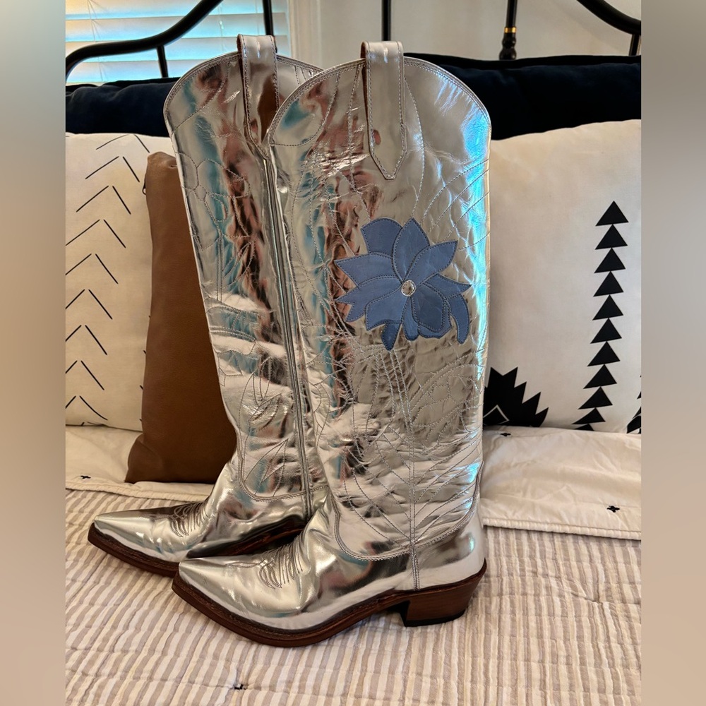 (SOLD)Miron Crosby Kirstin Mirrored Silver Boots - Size 8.5